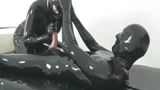 Loira peituda bombás ...