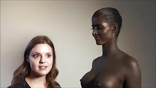 Três garotas brincal ...